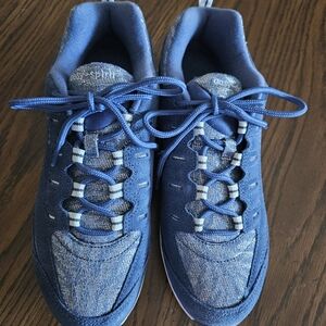 Easy Spirit Comfort Sneakers